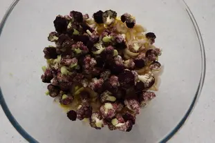Ensalada de endivias y brócoli violeta