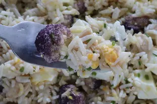Ensalada de arroz y brócoli violeta