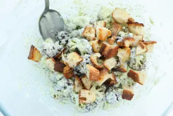 Ensalada de brécol con mayonesa de perifollo y limón