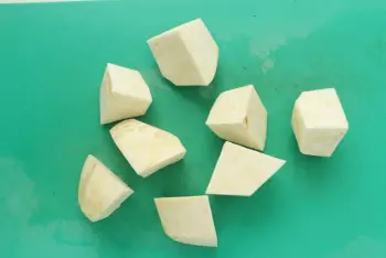 Remoulade de apio con estragón y huevos mimosa : Etapa 1