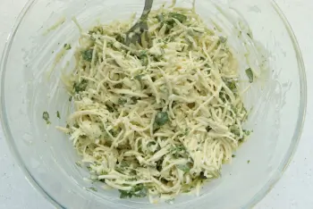 Remoulade de apio con estragón y huevos mimosa : Etapa 8