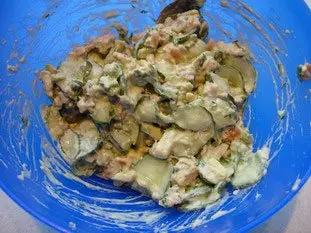Ensalada mezclada de pepino y salmón