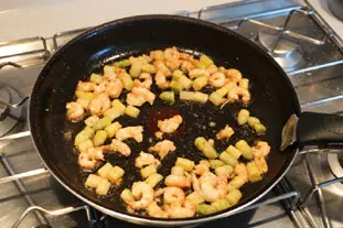 Huevos revueltos con langostinos y puntas de espárragos : Foto de la etapa4