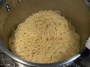 Espaguetis con mejillones y albahaca : Foto de la etapa3