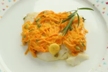 Filete de pescadilla con zanahorias a la mostaza