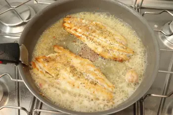 Filete de lubina a la cretense : Etapa 9