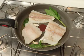 Filete de bacalao con espárragos verdes y almendras : Etapa 4