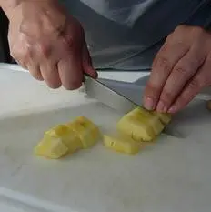 Como pelar una piña al vivo : Foto de la etapa8
