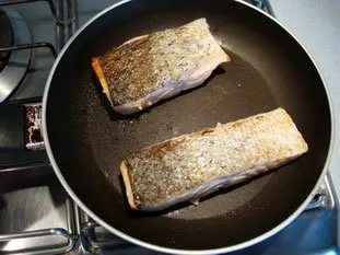 Cómo freír correctamente el salmón : etape 25