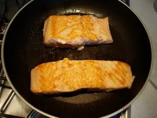 Cómo freír correctamente el salmón : Foto de la etapa26