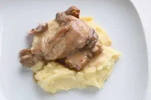Estofado de conejo a la Normanda