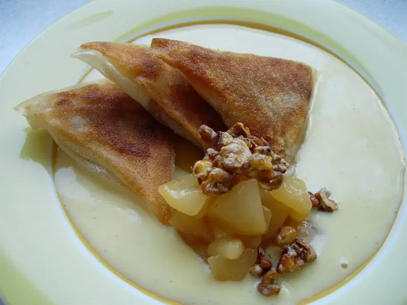 Samosas de peras y nueces caramelizadas