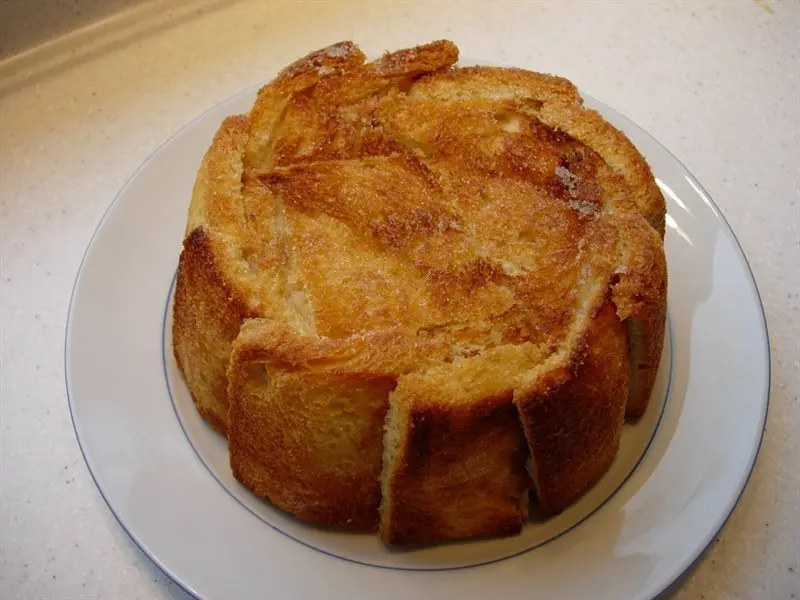 Charlotte de brioches con manzanas