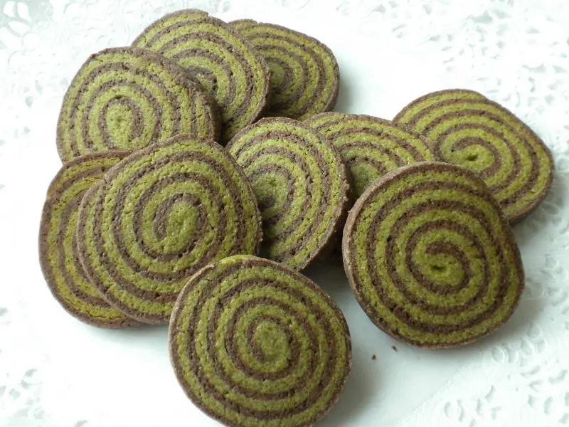Galletas de chocolate y té matcha