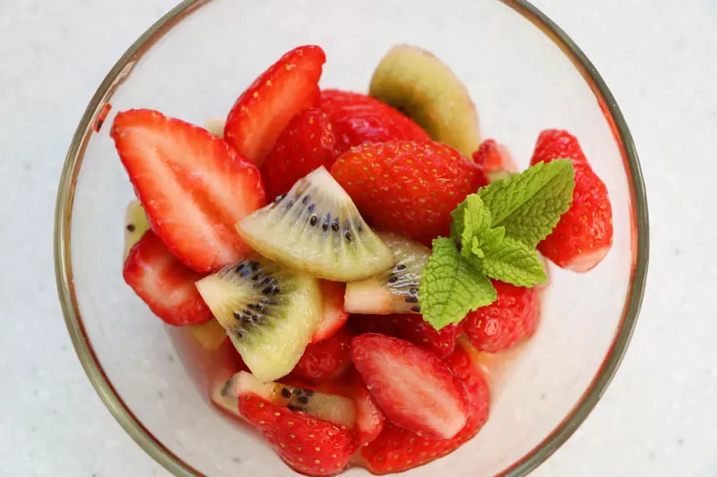 Ensalada de fresa y kiwi