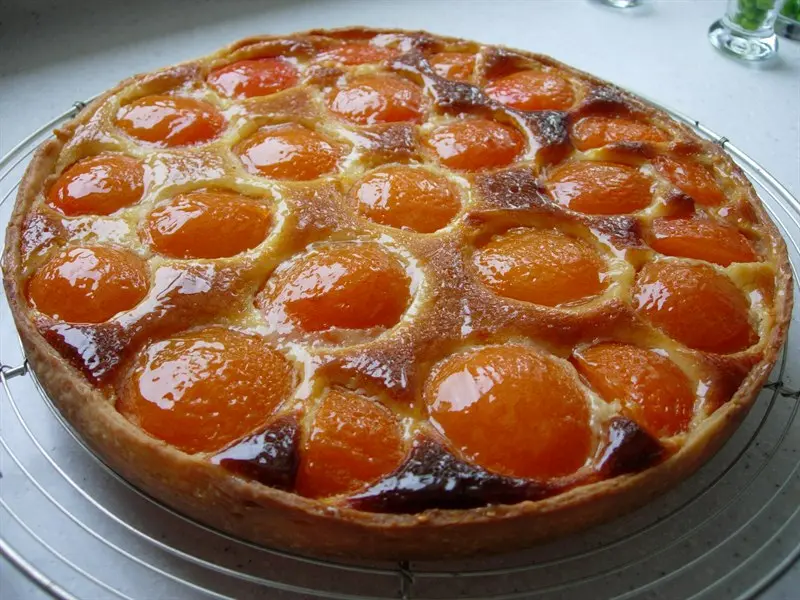 Tarta de albaricoques y almendras