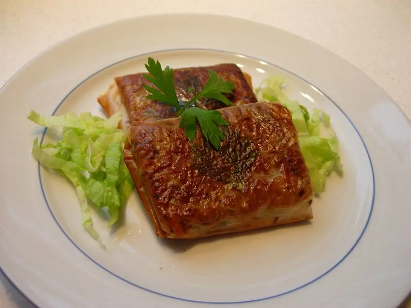 Pannequets con arroz rojo