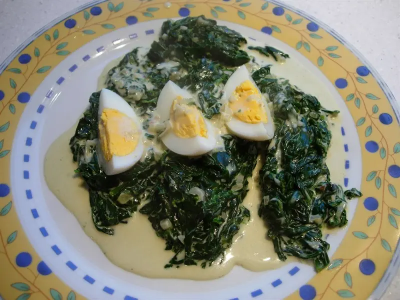 Espinacas frescas con nata