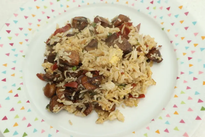 Arroz salteado con setas y jamón