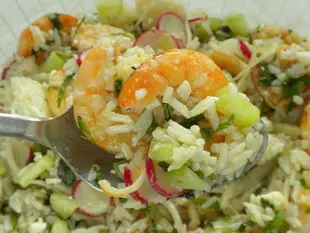 Ensalada semicrujiente con gambas