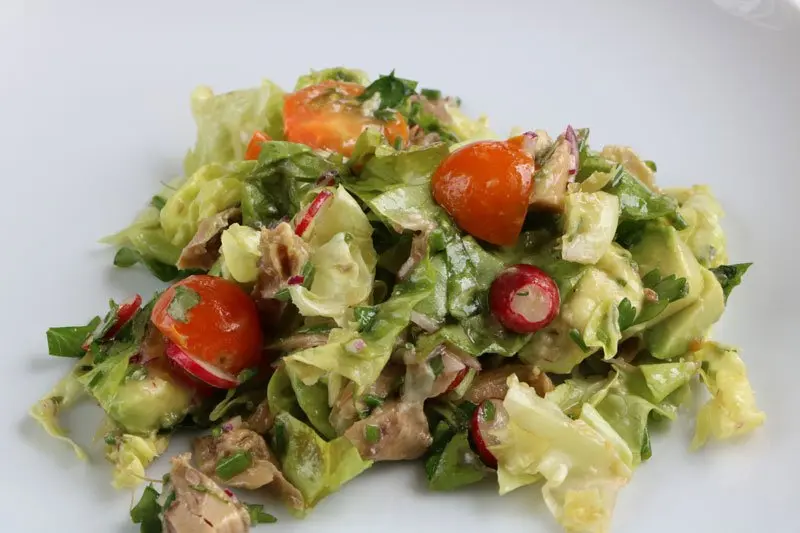 Ensalada de pollo y aguacate