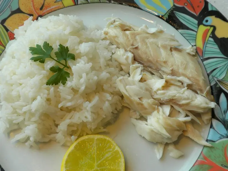Pescado en corteza de sal