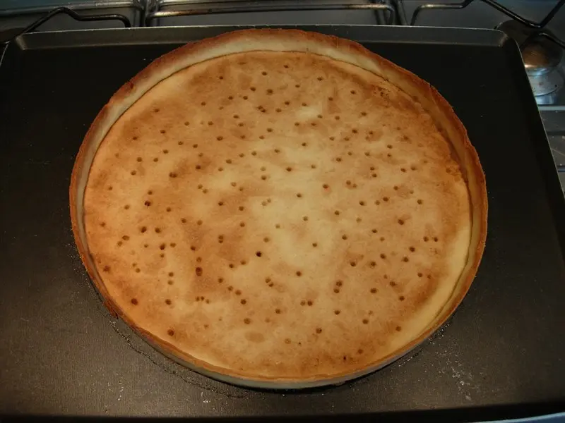Cómo cocinar una base crujiente de tarta 