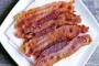 El bacon a la plancha está mucho mejor en el horno