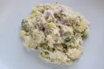 Arroz cremoso con espárragos verdes y acedera