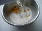 No se deben batir las yemas de huevo a alta velocidad