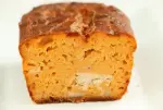 Pastel de tomate, mostaza y atún