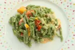 Judías verdes con crema de feta y tomates cherry