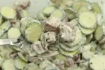 Ensalada de calabacines crujientes con las sobras del asado