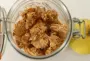 Salsa de manzana sin azúcar añadido y pasteles de avena.