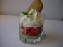 [Copa de fresas, menta y chantilly]
