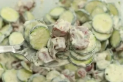 Ensalada de calabacines crujientes con las sobras del asado
