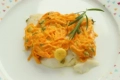 Filete de pescadilla con zanahorias a la mostaza