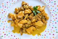 Salteado de pollo y champiñones al cúrcuma